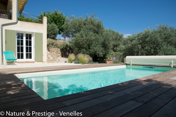 Constructeur de piscine et paysagiste sur Aix en Provence et Pertuis, Nature et Prestige intègre votre piscine béton à votre jardin