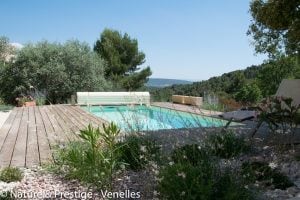 Nature et Prestige, constructeur de piscine et paysagiste sur la région Aixoise et le Sud Luberon, réalise votre piscine béton et aménage les abords