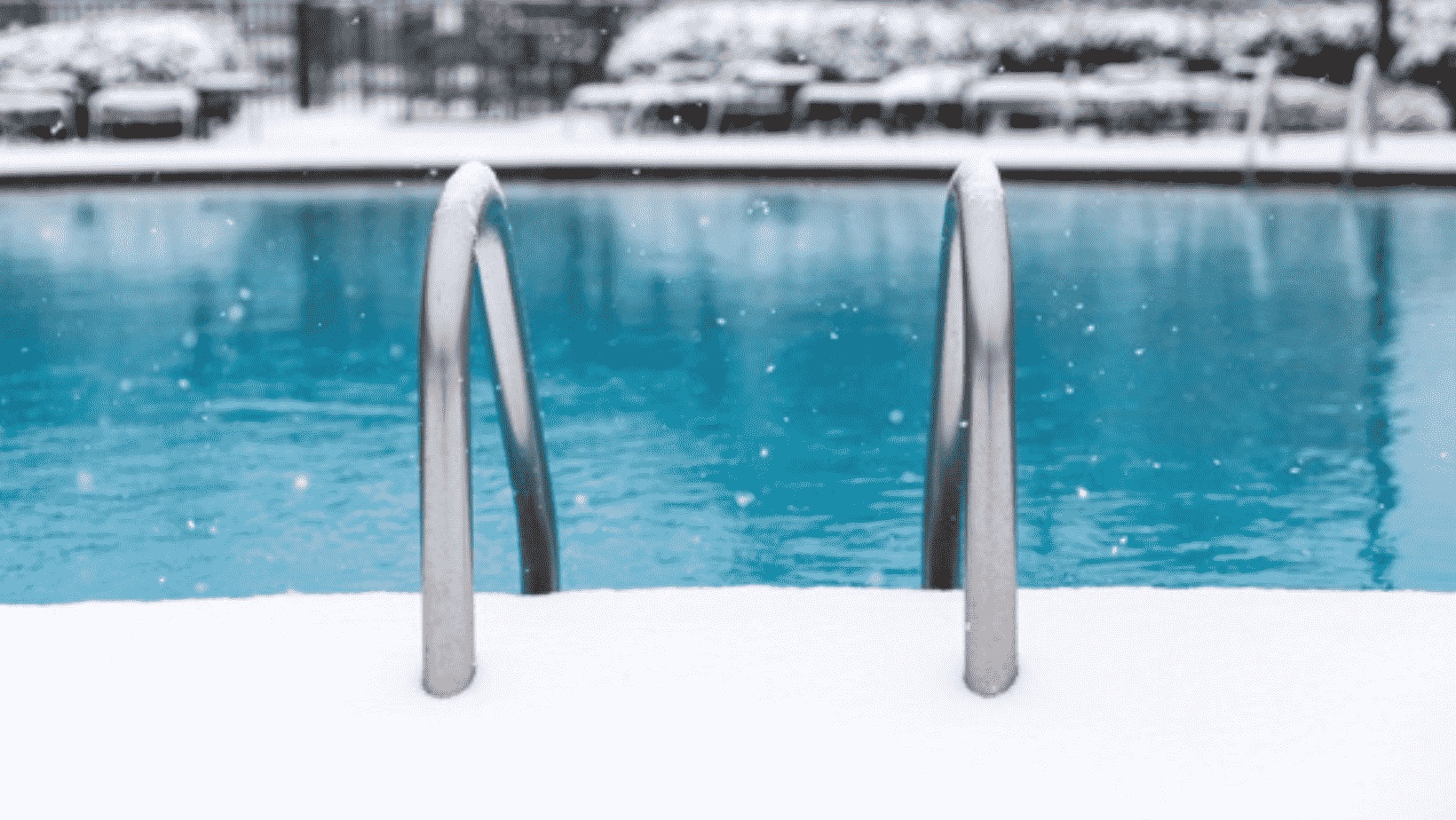 Guide complet pour hiverner sa piscine